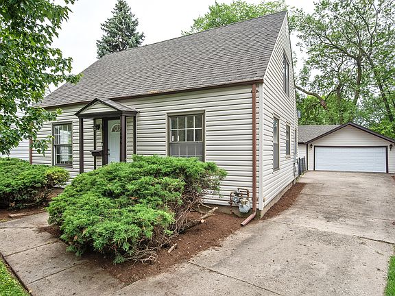 2nd image of 2606 Silver Creek Dr