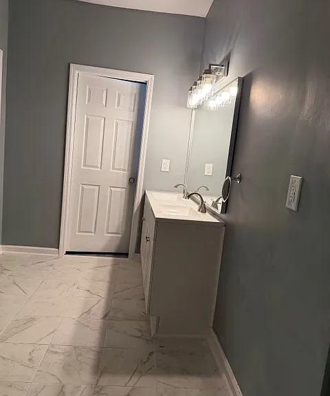 816 Russell St — Photo 11