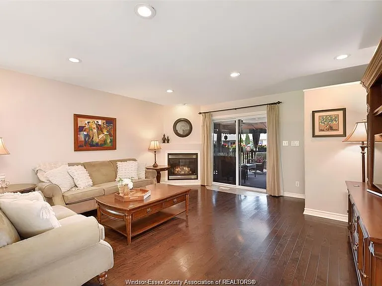 2327 Norcrest Ave — Photo 11