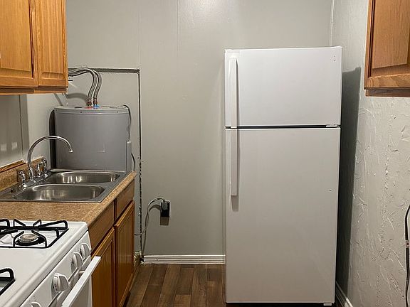 3rd image of 119 Holland Ave #C