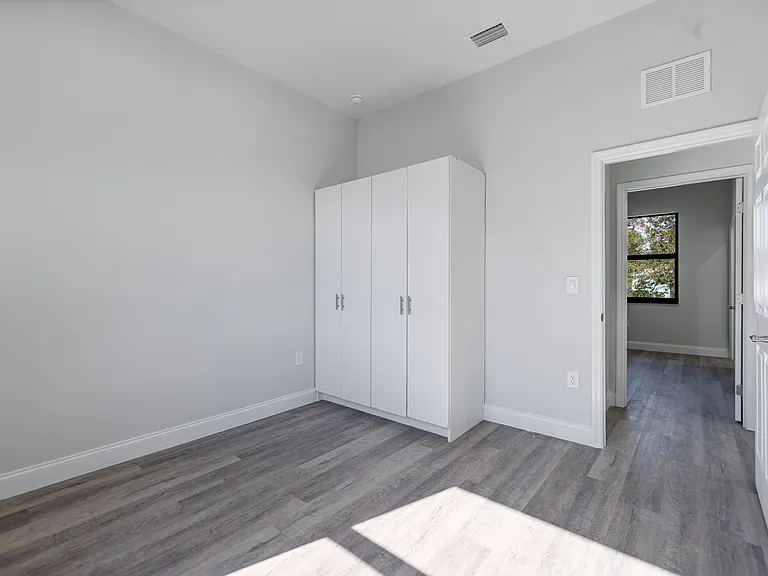 1103 Meadow Rd — Photo 17
