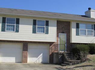 815 Edgebrook Dr, Vine Grove, KY 40175