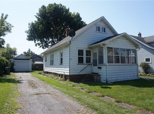 95 Redfern Dr, Rochester, NY 14620