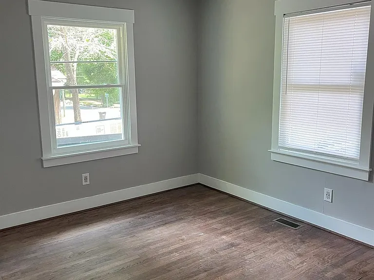1716 Catherine Simmons Ave — Photo 7