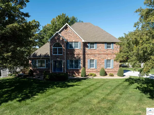 3010 Twin Pines Dr, Sedalia, MO 65301