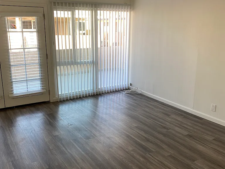 1014 W. Huntington Dr. — Photo 40