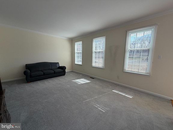 4th image of 34 Ashlea Dr