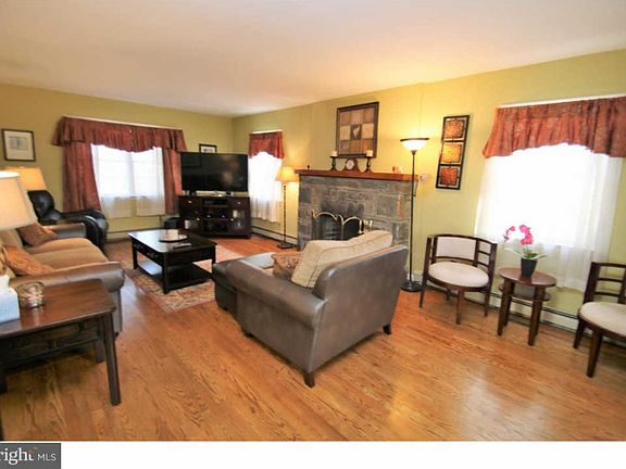 5th image of 1017 Morgan Ave