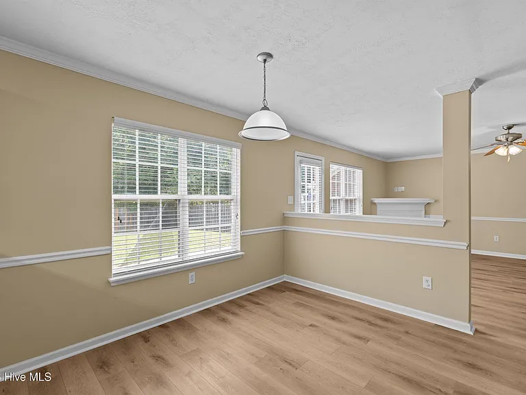 7598 Pleasantville Way — Photo 19