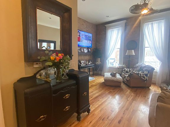 2nd image of 101 S Saginaw St #201
