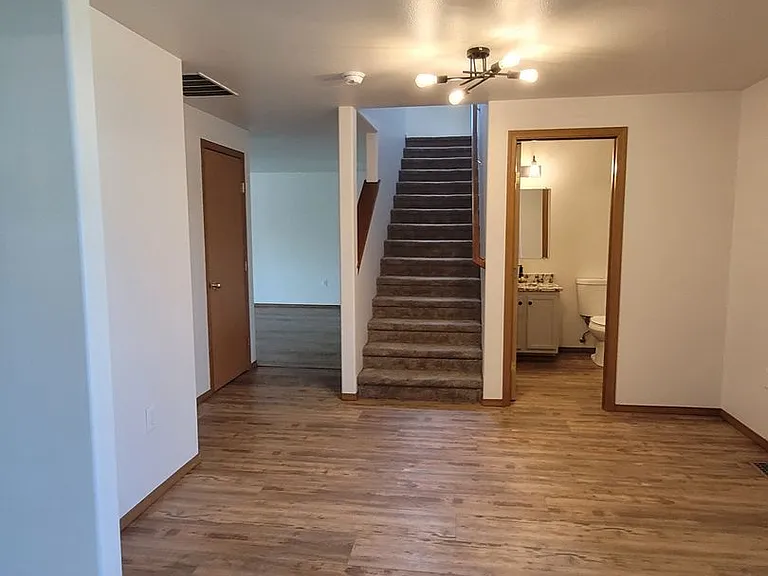 1349 E Greens Loop — Photo 7