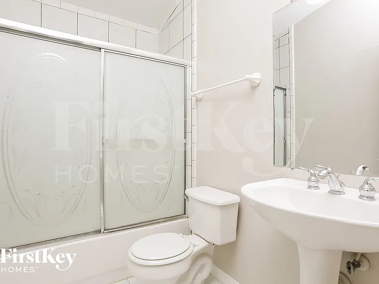 1689 Cedro Ave — Photo 13