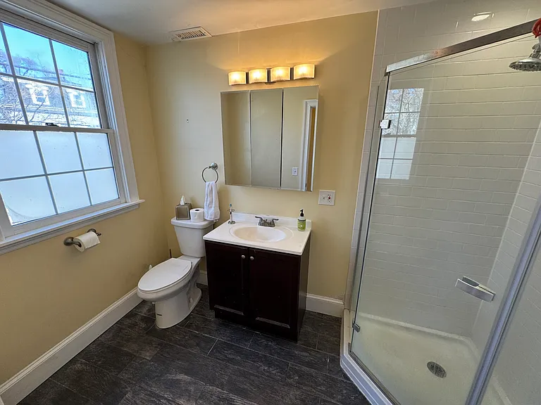 208-210 Holland St #2A — Photo 14