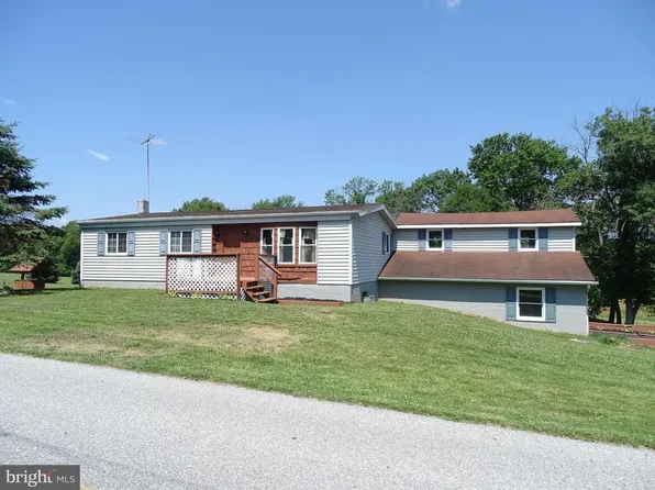296 Jackson Square Rd, Thomasville, PA 17364