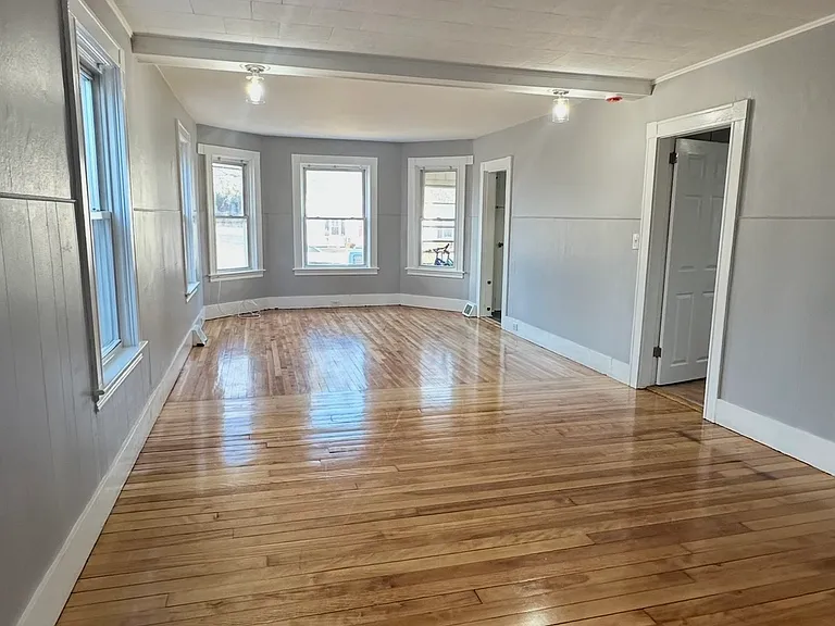 377 Main St #1 — Photo 3