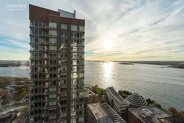 Rented by Sotheby's International Realty | media 8