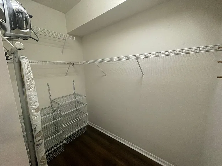 5708 Greenwood Cir #48 — Photo 12