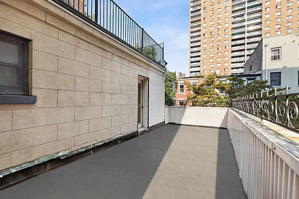 Sold by Compass | media 15