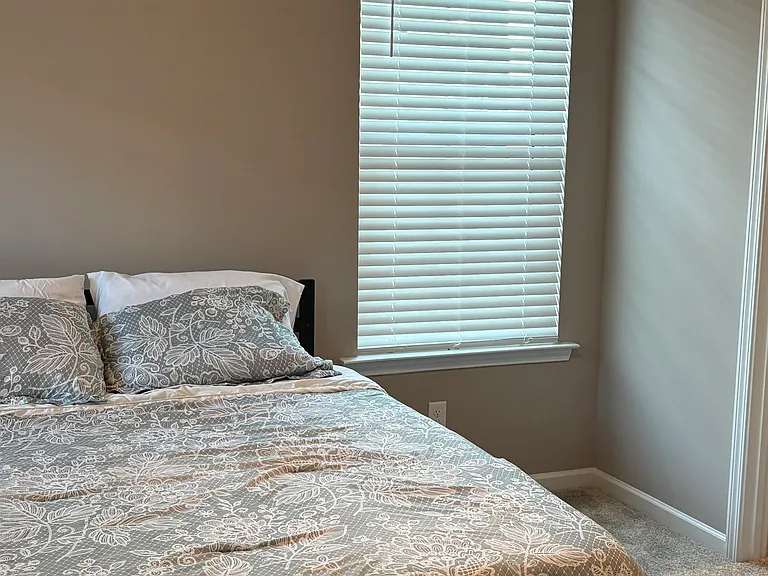 bedroom 6 - total 3 windows