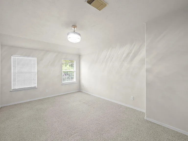 5526 Darschelle Dr — Photo 35