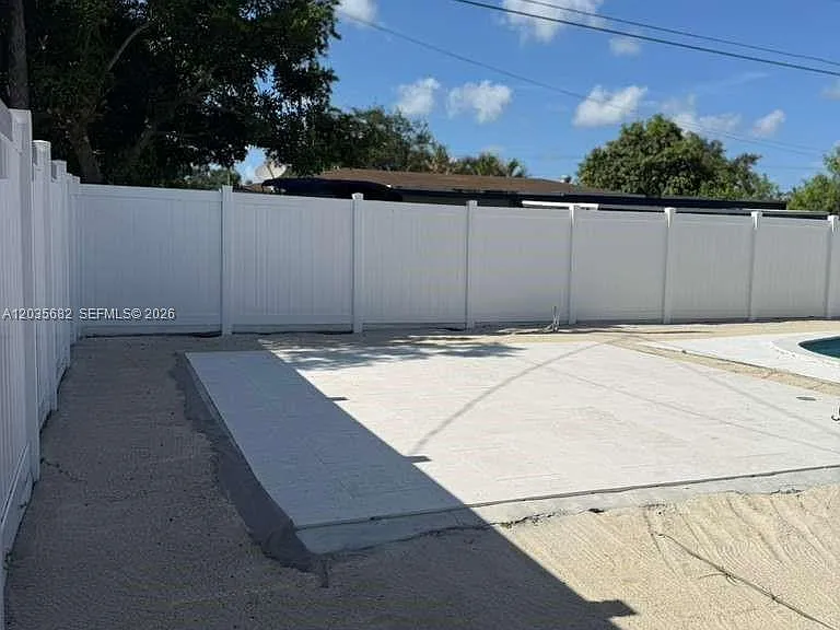 3811 NW 6th Pl — Photo 3