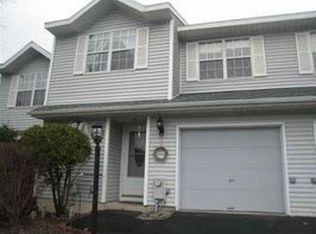 13 Peterson Ct, Troy, NY 12180