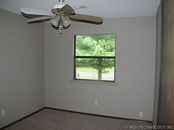 5th image of 13949 S Hickory St