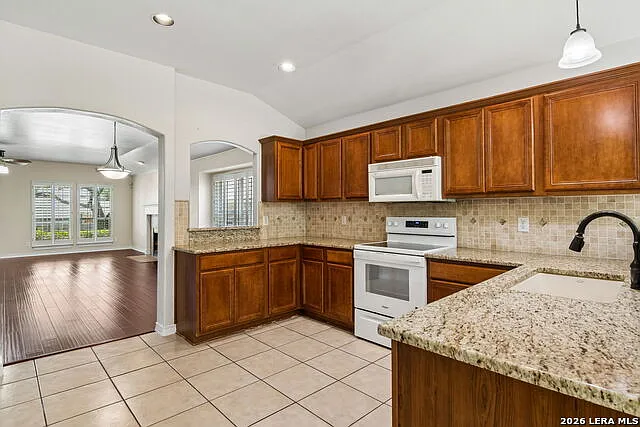 1303 Bluff Frst — Photo 16