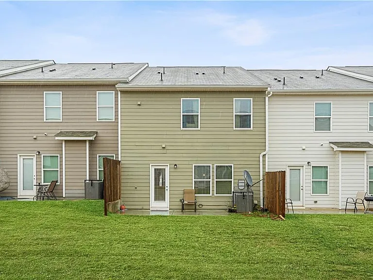 11649 Mendenhall Ct — Photo 30
