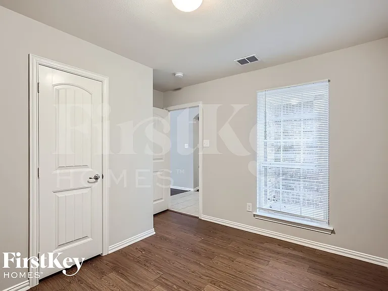 278 Meadowcrest Dr — Photo 22