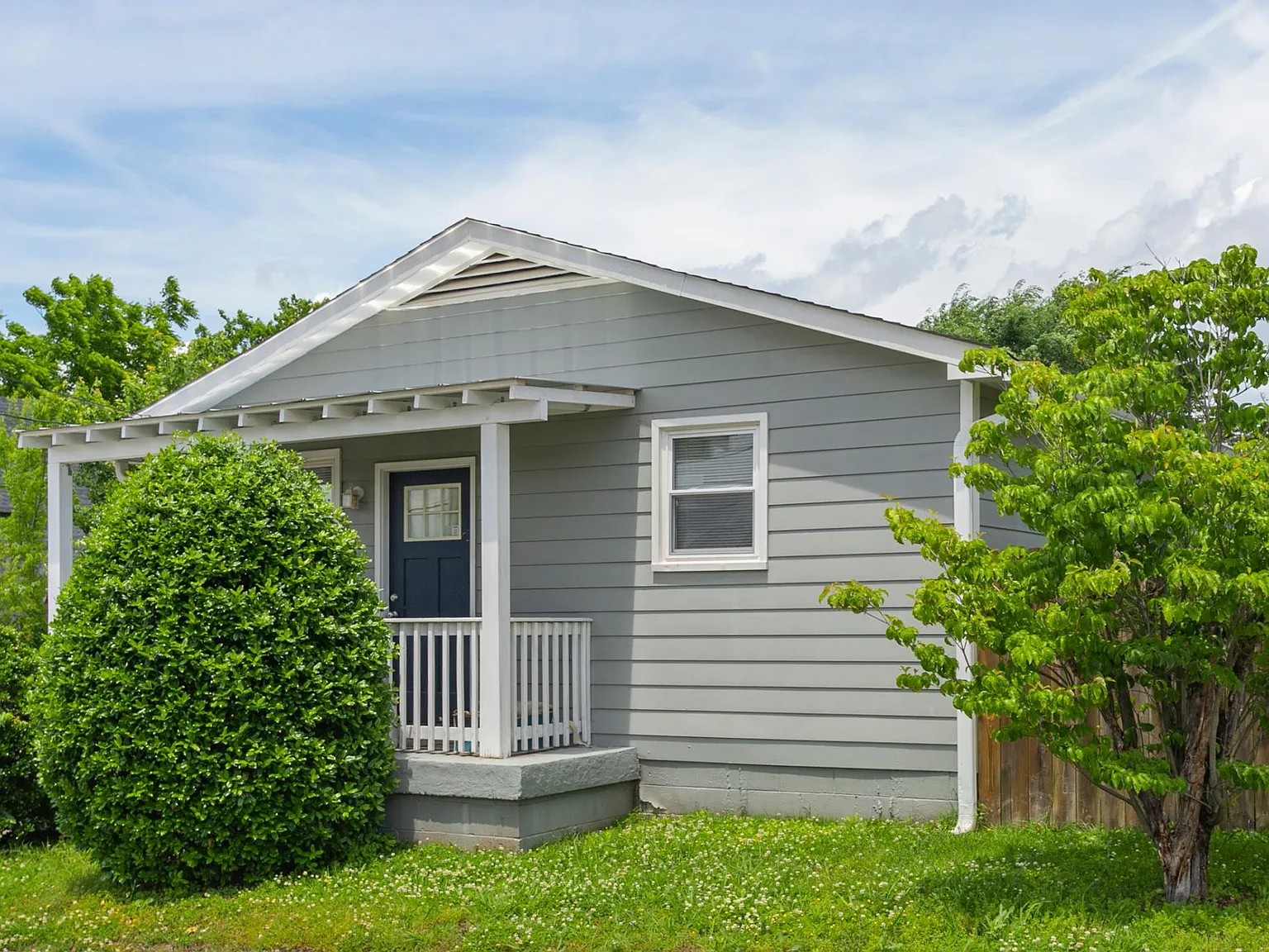 3 bed, 1400 sqft, $2,400 — Photo 1