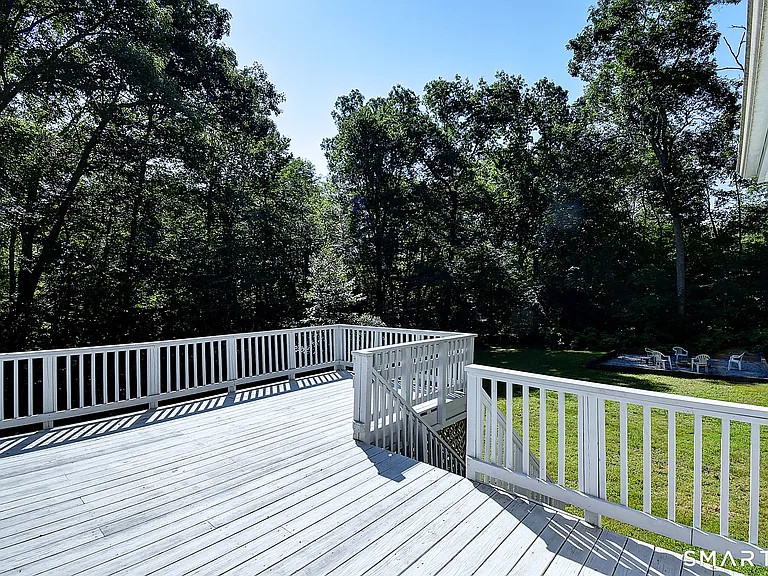 58 Elizabeth Dr — Photo 29