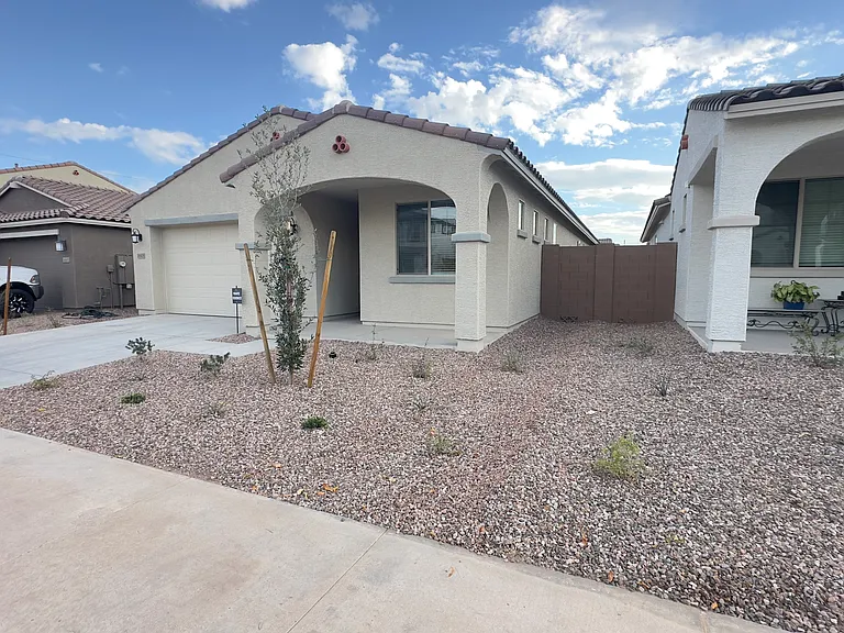 16805 W Shangri La Rd — Photo 2