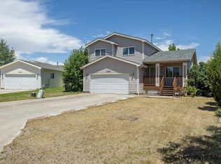4608 Saddleback Dr, Cheyenne, WY 82001