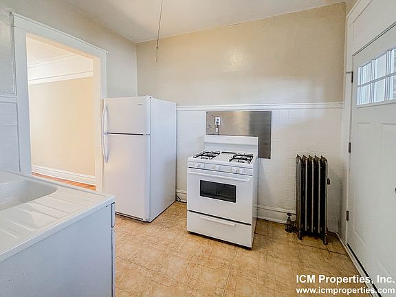 4th image of 3823 N Lawndale Ave APT 3E
