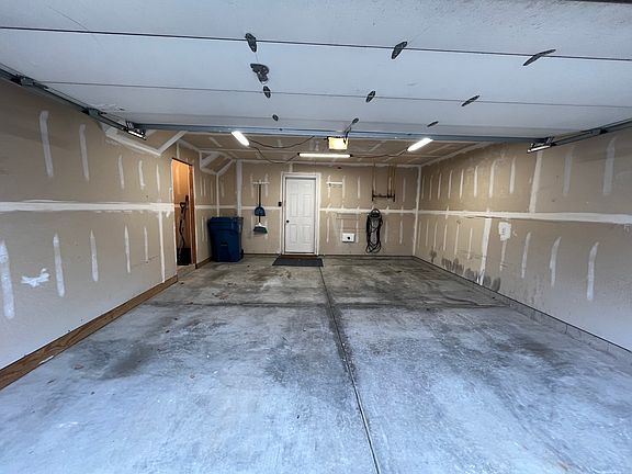 3rd image of 9460 Tanhurst Dr