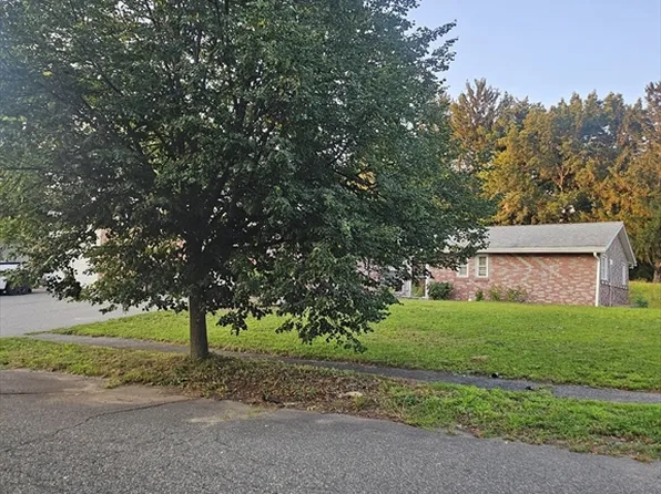 7 Lisa Rd, Peabody, MA 01960