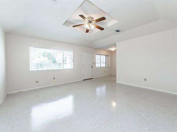 4th image of 16711 N Wayne Ln Unit 2