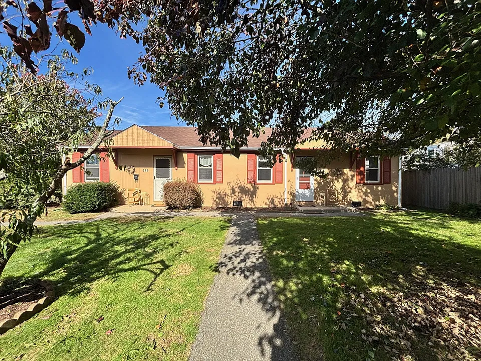 251 W Main Rd