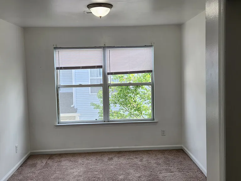 225 Bexley Ln — Photo 17