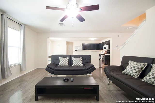 4 bed, 2.5 bath, 2388 sqft, $1,745 — Photo 2