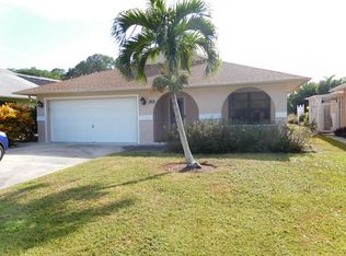 528 109th Ave N, Naples, FL 34108