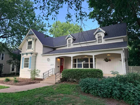 217 Lake Ave, Storm Lake, IA 50588