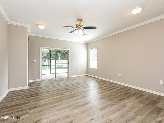 3rd image of 162 BRADFORD LAKE Circle