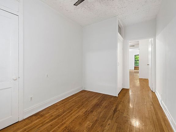 4th image of 447 W 48th St