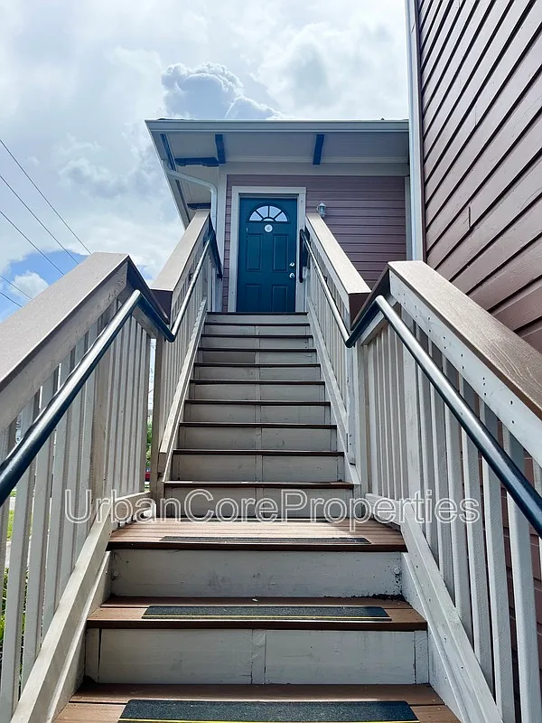 Studio, 1.0 bath, 350 sqft, $1,150 — Photo 2