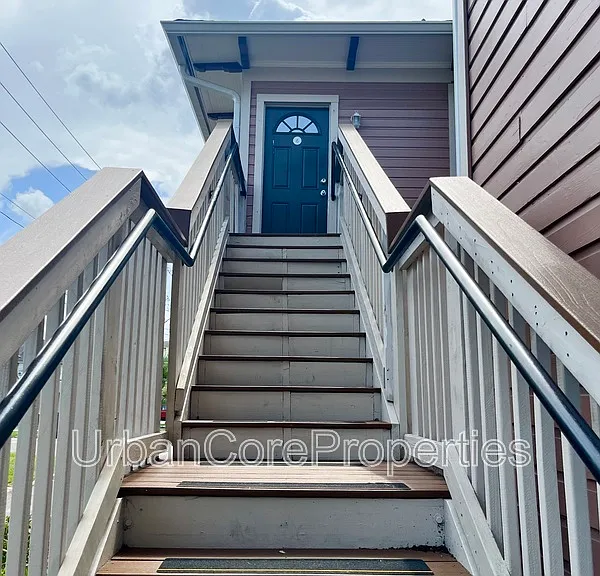 430 5th St N #6 — Photo 2