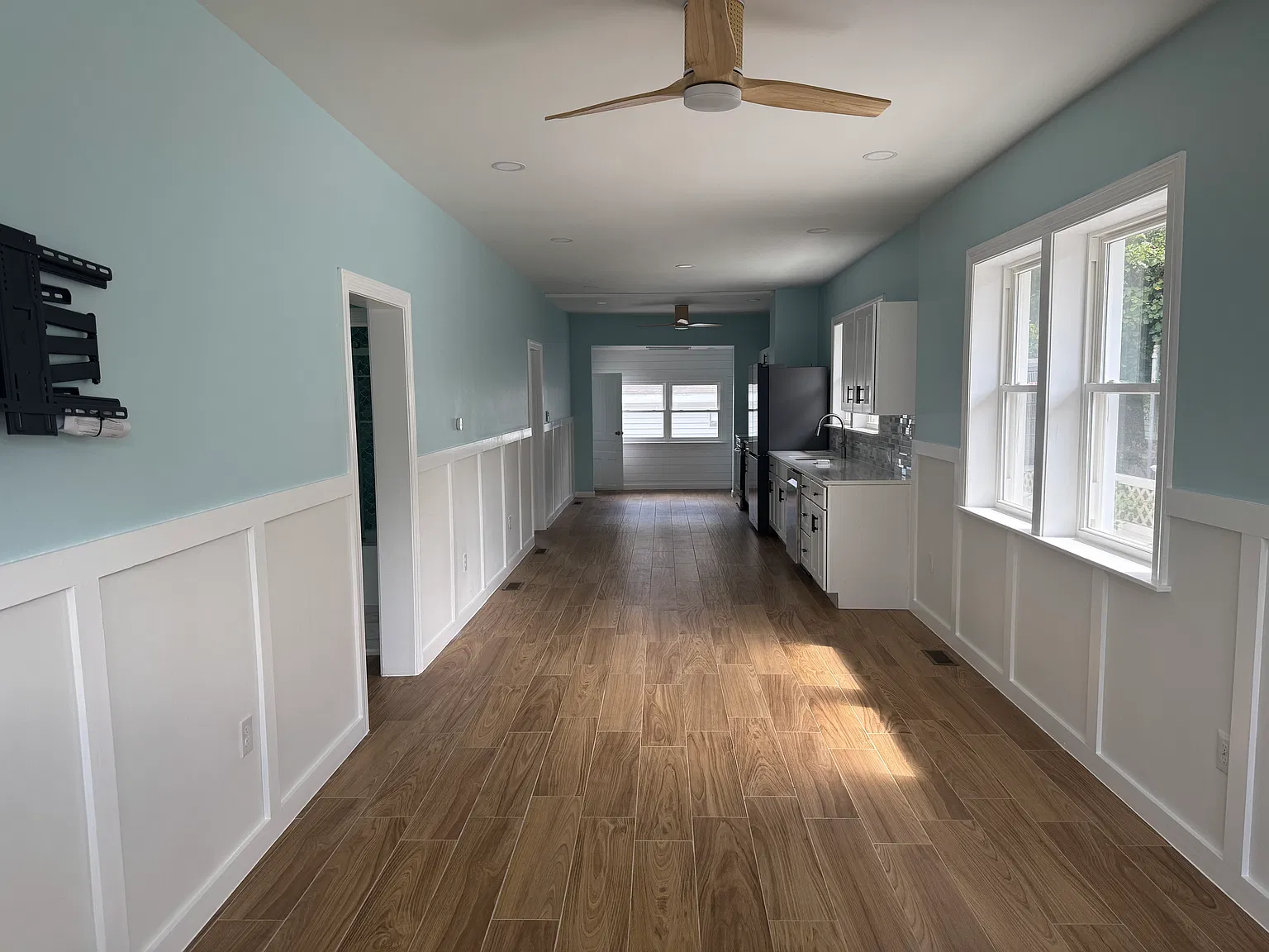 2 bed, 1.5 bath, 1095 sqft, $3,000 — Photo 2