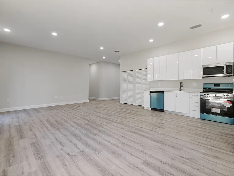 232 Fowler Ave S — Photo 5