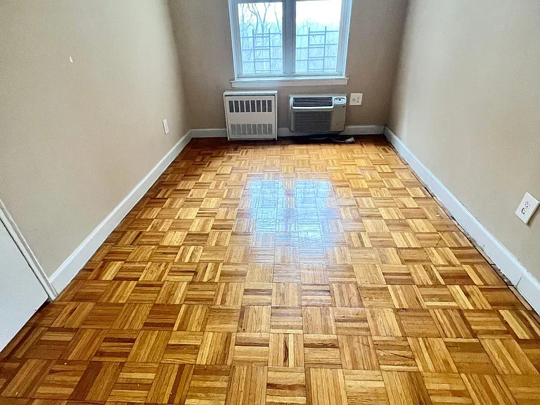 4430 Douglaston Pkwy #6G — Photo 17